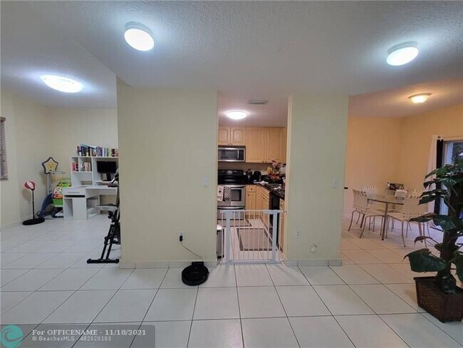 Building Photo - 7260 NW 174th Terrace