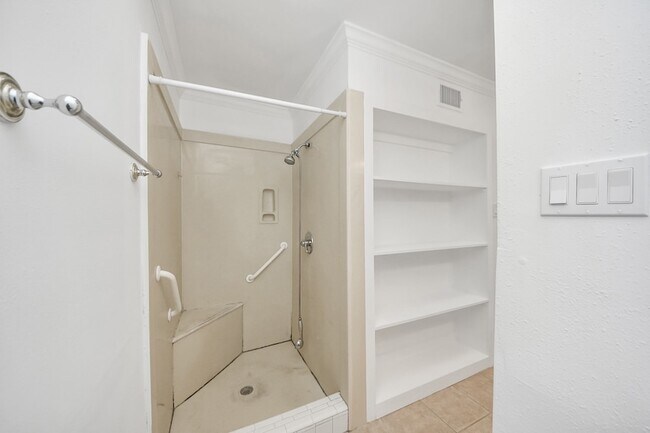 Building Photo - 4112 Meyerwood Dr