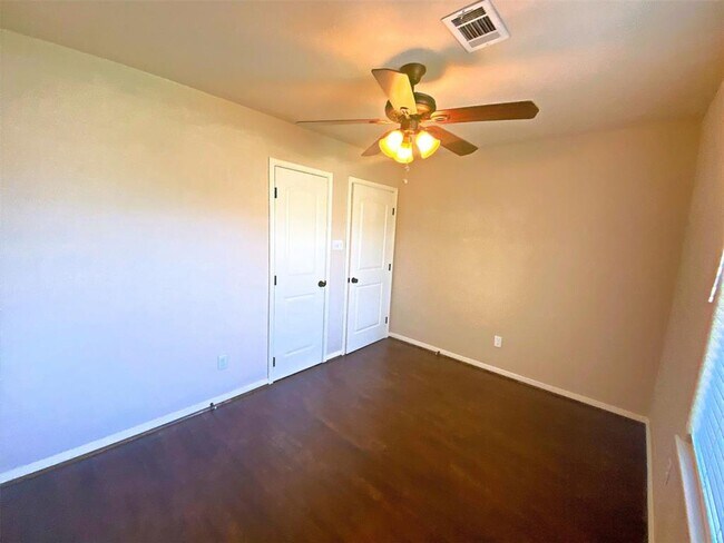 Building Photo - 16318 Long Valley Ct