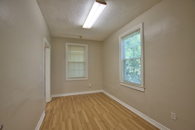 Building Photo - 2bd/2ba in MIDTOWN