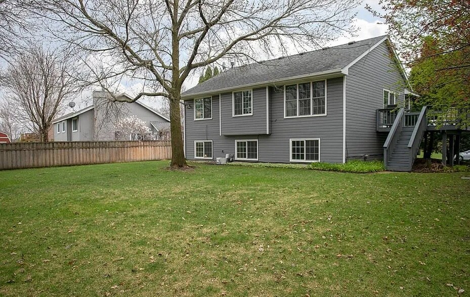 Building Photo - 644 Brockton Curv