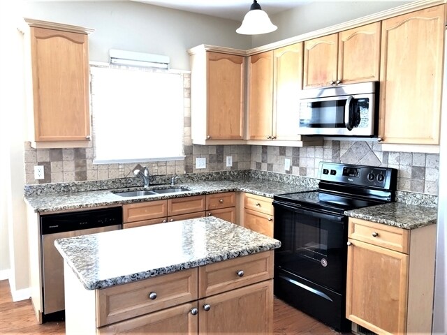Building Photo - 4003 Finegan Ct