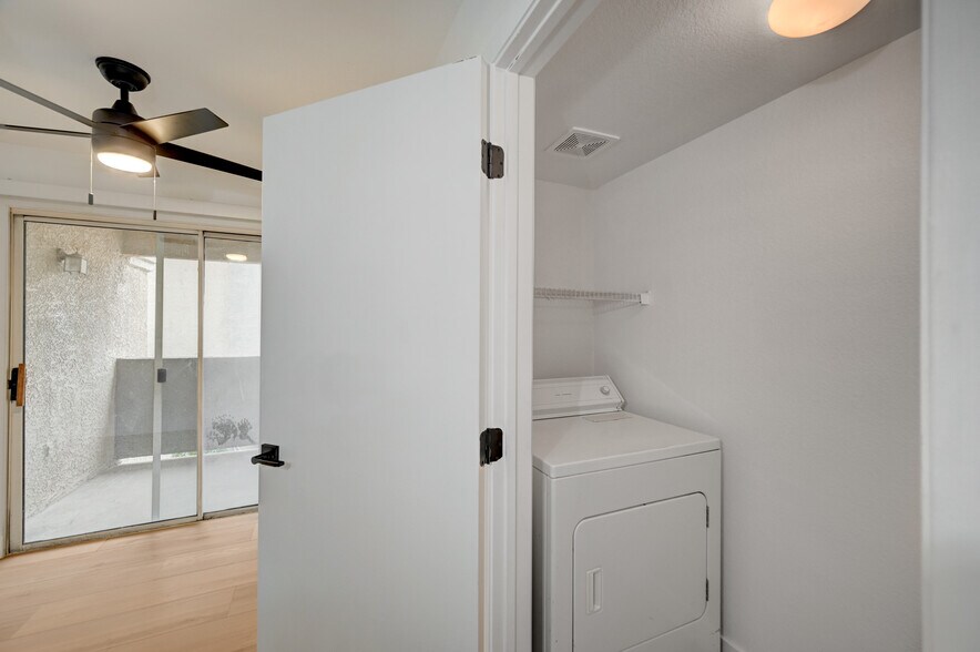 Building Photo - 2300 E Silverado Ranch Blvd