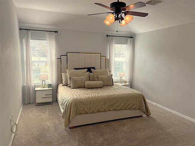 Building Photo - 8426 Hunters Village Dr