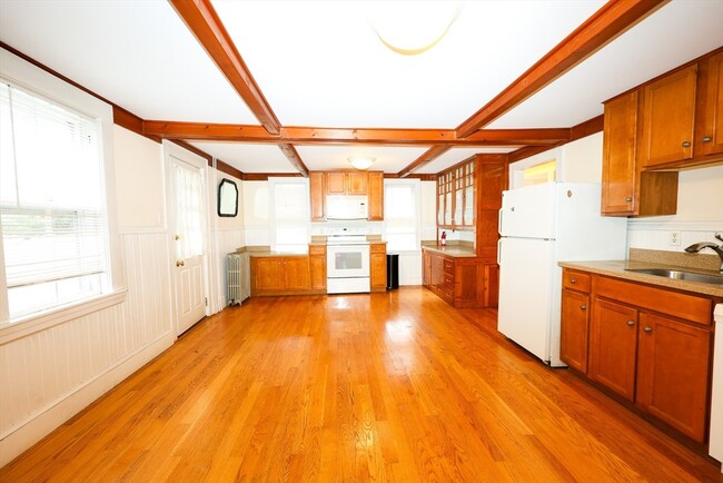 Building Photo - 148 Neponset St