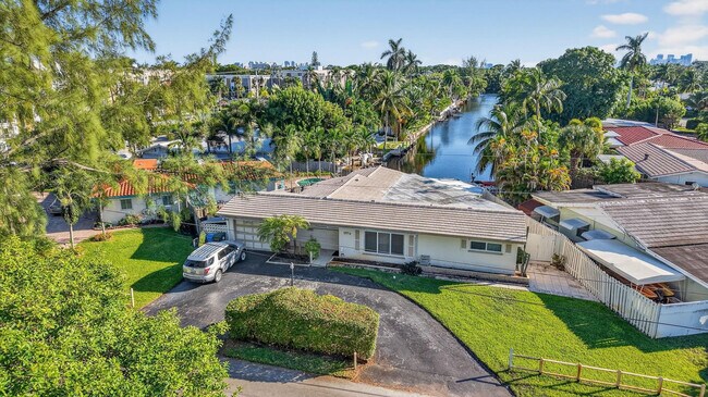 Building Photo - 1570 NE 30th Pl