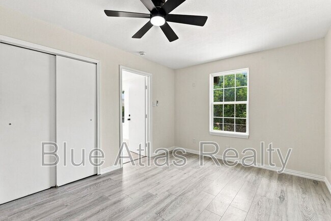 Building Photo - 6008 Golden Gate Dr