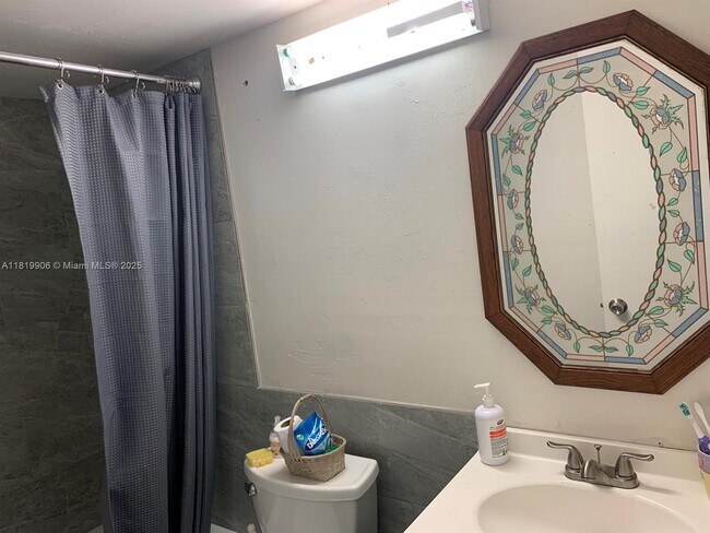 Building Photo - 89 Berkshire D