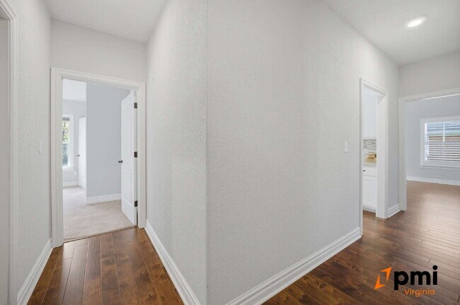 Building Photo - Stunning 5 Bedroom Waterfront Home with 2 car garage