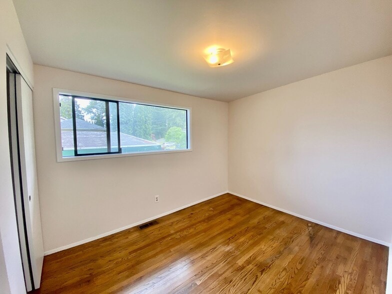 Building Photo - Bellevue Home!!!