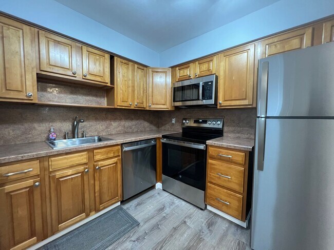 Building Photo - Fully Renovated 2 Bedroom 1.5 Bath Port Orange Home Available Now LEASING SPECIAL: HALF OFF 1 MON...