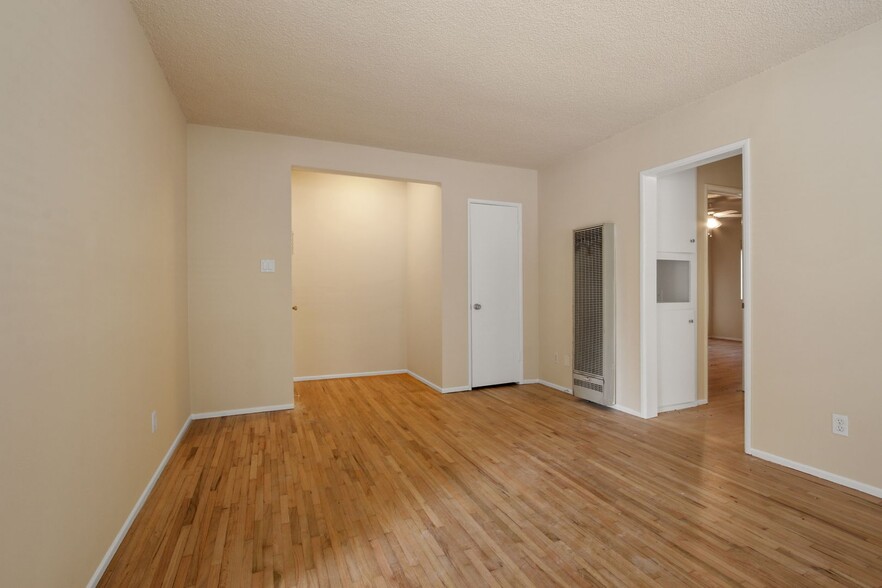 Building Photo - 2015-2019 4th Street in Santa Monica - ste...