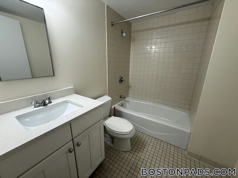 Building Photo - 40 Boylston St