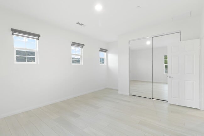 Building Photo - 3511 Pear Ct