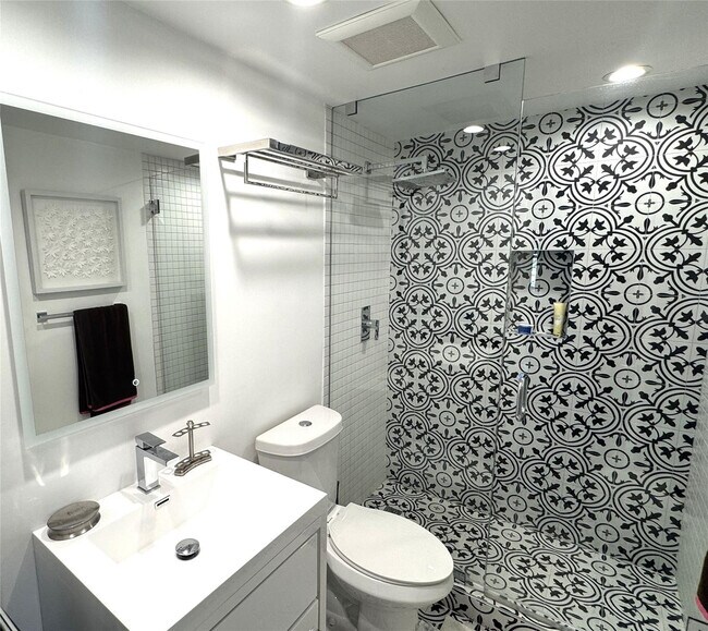 Building Photo - 3800 Galt Ocean Dr