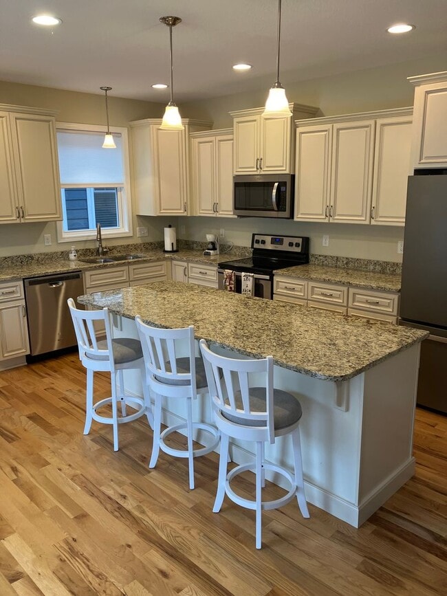 Building Photo - Special!! $500 off if lease signed by Christmas! Gorgeous 3bd 3ba newer home in quiet neighborhood