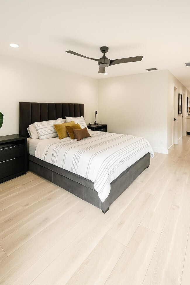 Building Photo - 1853 Shower Tree Way