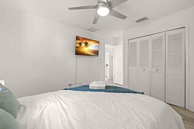 Building Photo - 1518 Wexford Dr E