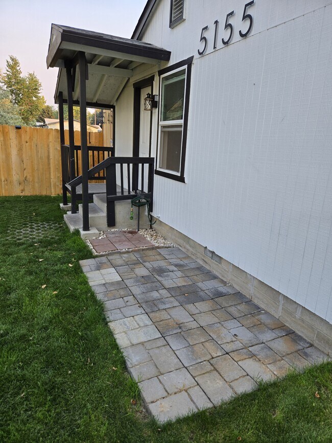 Building Photo - 5155 Quinella Ct