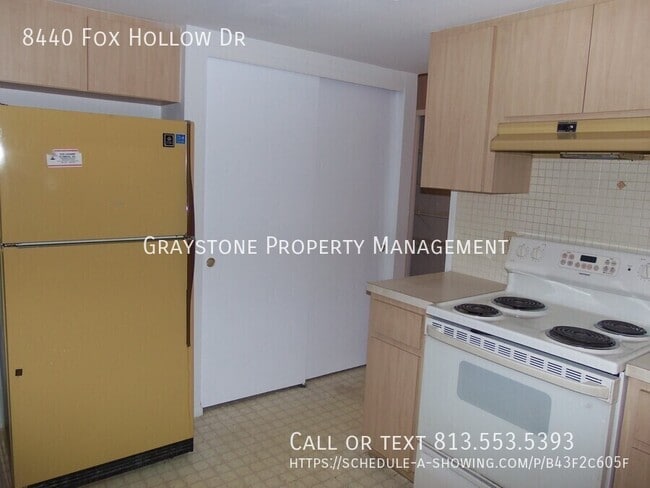 Building Photo - 8440 Fox Hollow Dr