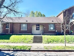 Building Photo - 21 College Ct