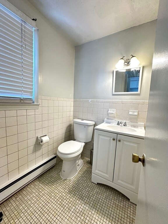 Building Photo - 540 Granby Rd