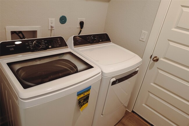 Building Photo - 8534 Blueberry Ash St