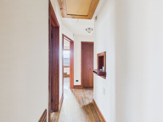 Building Photo - 637 Woodhaven Dr