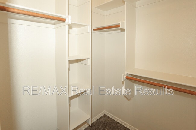 Building Photo - 1592 Hutchinson St