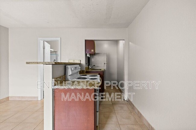 Building Photo - 145 W 28th St