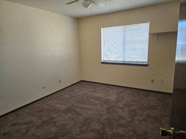 Building Photo - 3540 Breckenridge Dr