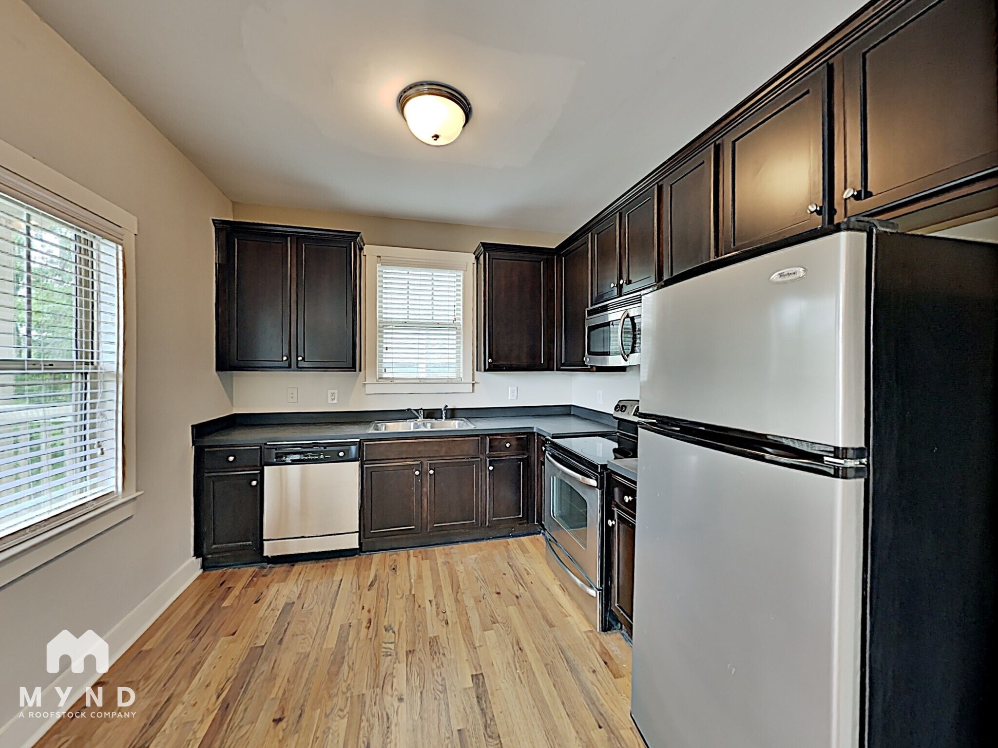 Building Photo - 171 Herring St