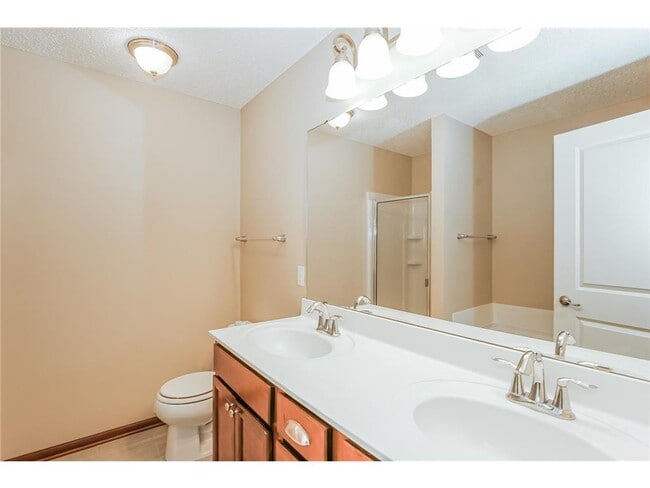 Building Photo - 15640 60th Ave N