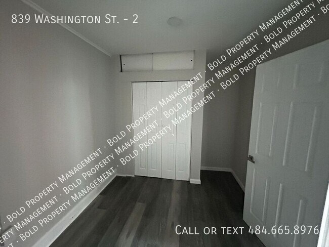 Building Photo - 839 Washington St