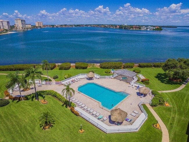Building Photo - 6104 Palma Del Mar Blvd S