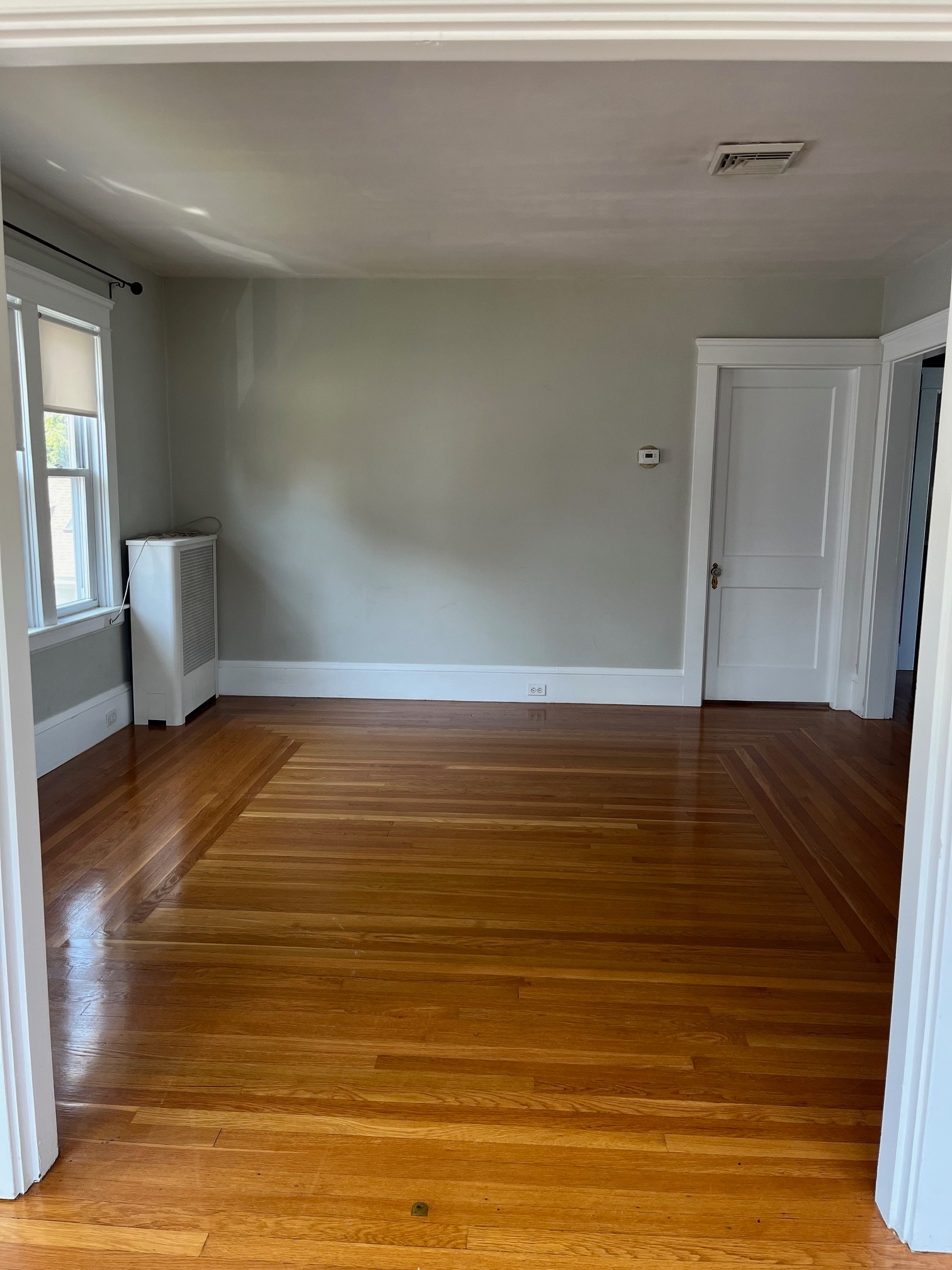 Living Room Angle 2 - 100 Lauriston St