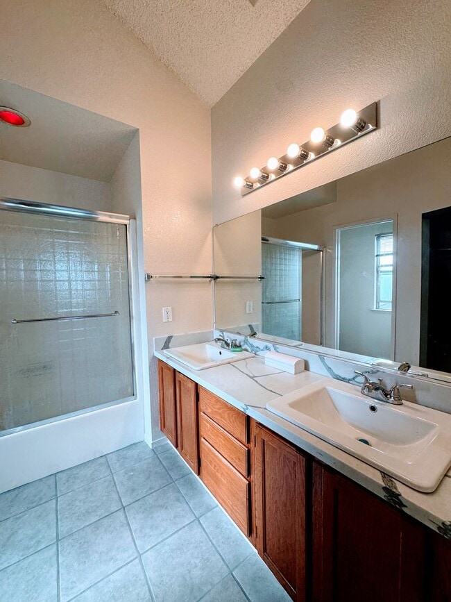 Building Photo - 5141 Bassett Way