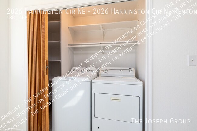 Building Photo - 2026 Harrington Cir NE