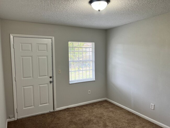 Building Photo - 2210 E 20th Ave