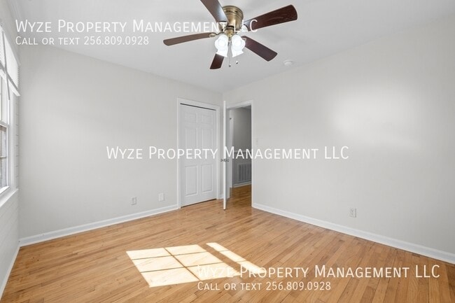 Building Photo - 2209 Rothmore Dr SW