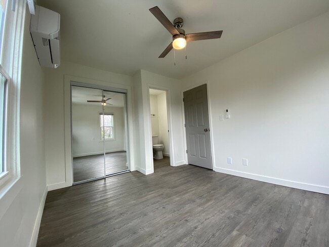 Building Photo - 213 Carroll Dr