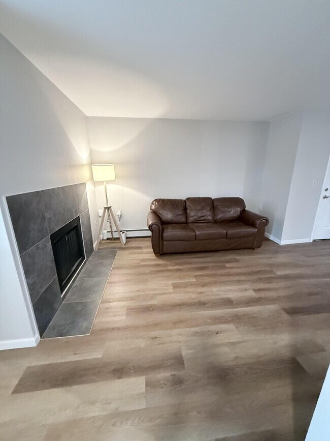 Building Photo - 1bd/1ba condo on 1st floor with pool access