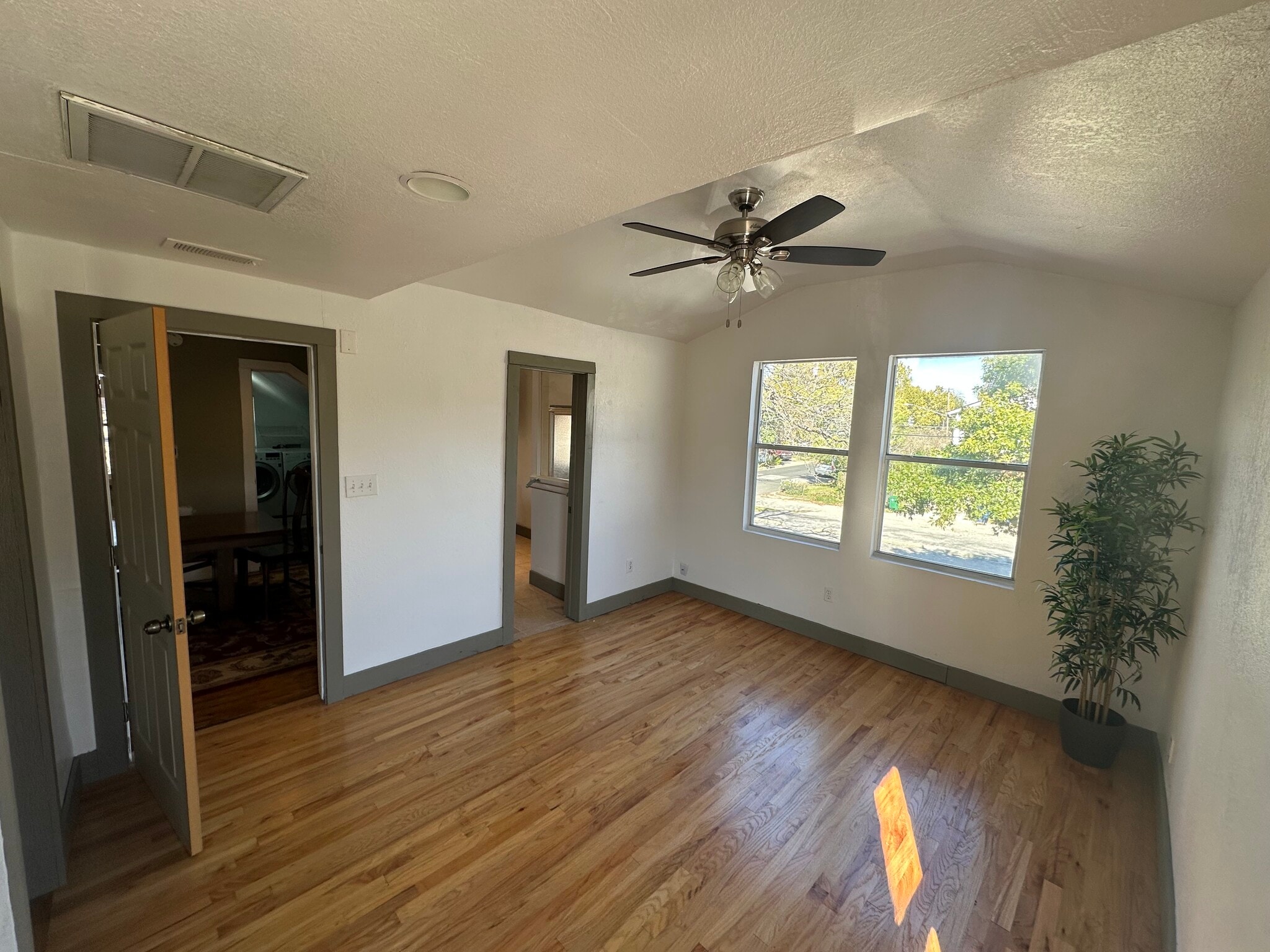 Master - 1822 W 35th St