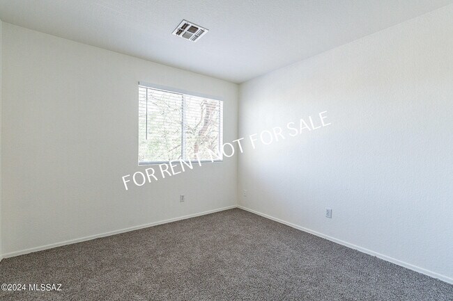 Building Photo - 7442 W Sonesta Dr