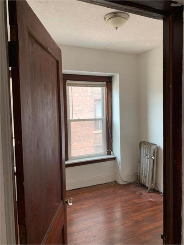 Building Photo - 622 W Forest Ave