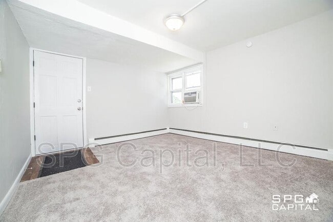 Building Photo - 255 Chambersburg St