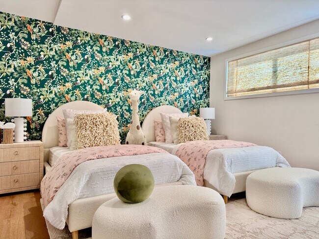 Building Photo - Designer 4BR Retreat with Pool, Indoor-Outdoor Living, and Prime Menlo Park Location