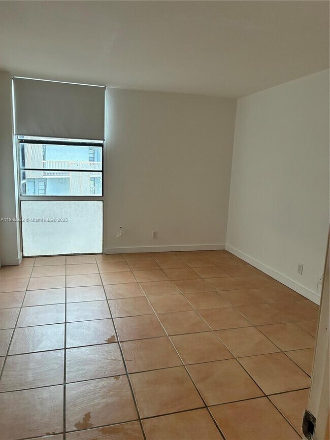Building Photo - 1 bedroom in Aventura FL 33180
