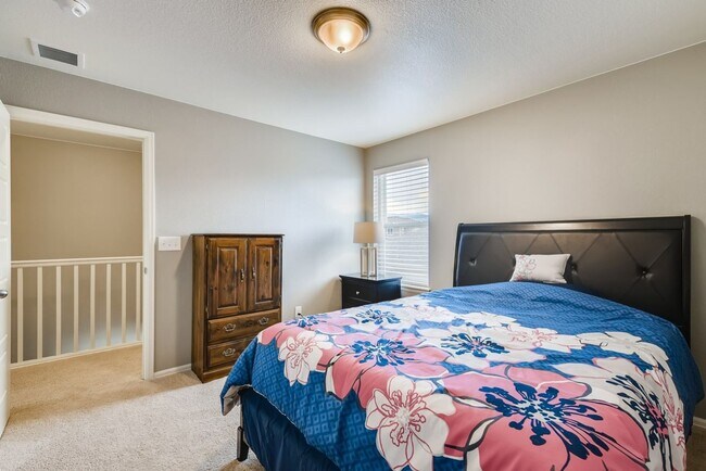 Building Photo - Lovely, Spacious Home in Arvada's Leyden Rock Neighborhood - Available July 6th!