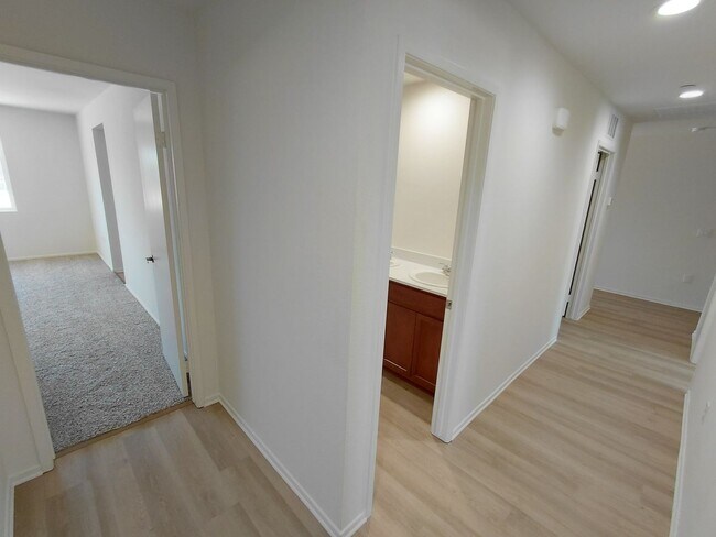 Building Photo - 475 Palomino Ct